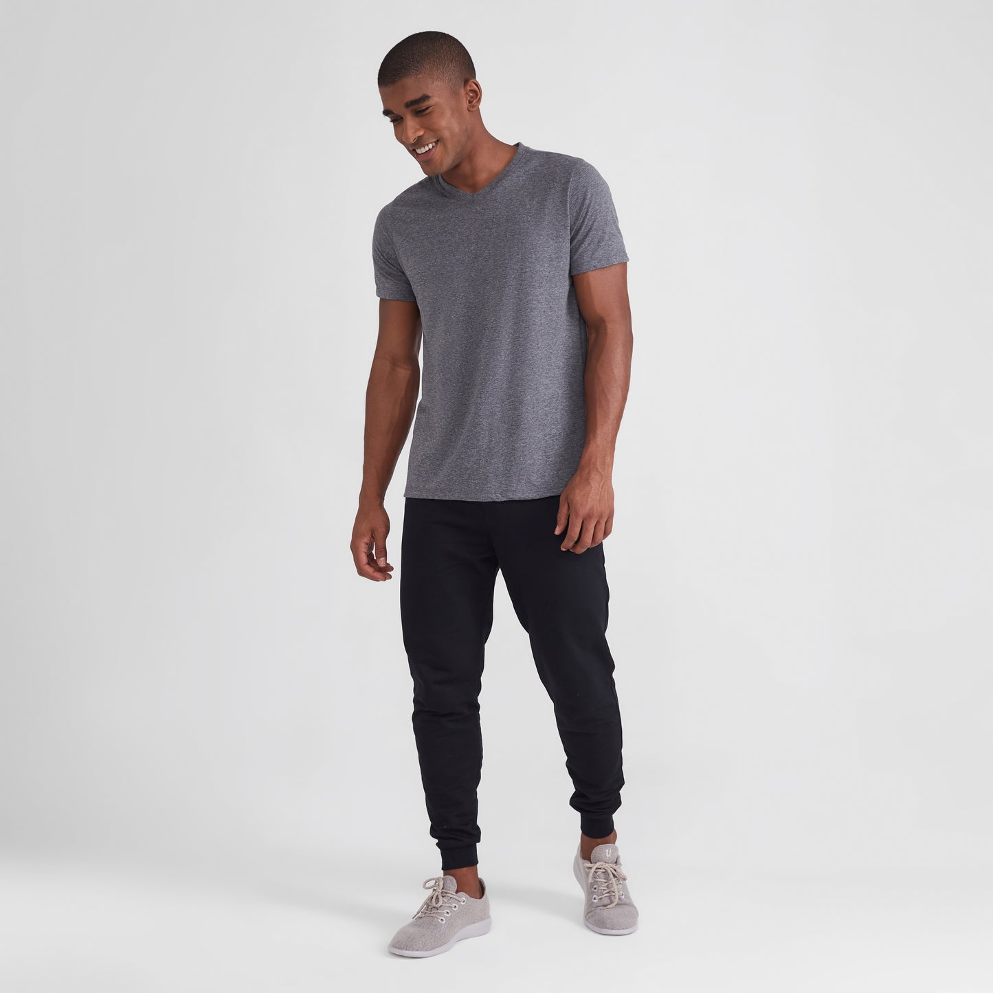 Camiseta Básica Gola V Masculina - Mescla Escuro