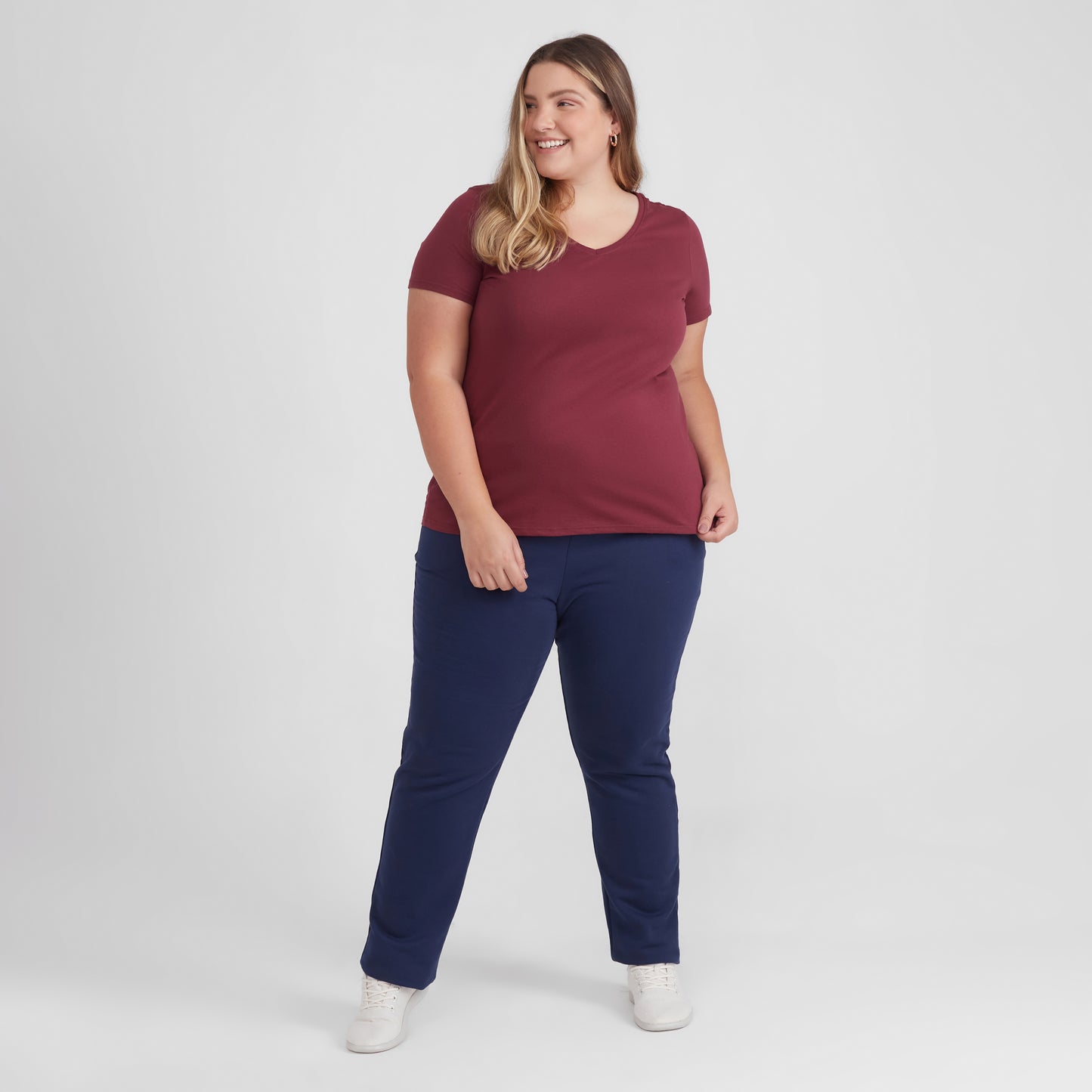 Camiseta Babylook Algodão Premium Gola V Plus Feminina - Vermelho Vinho