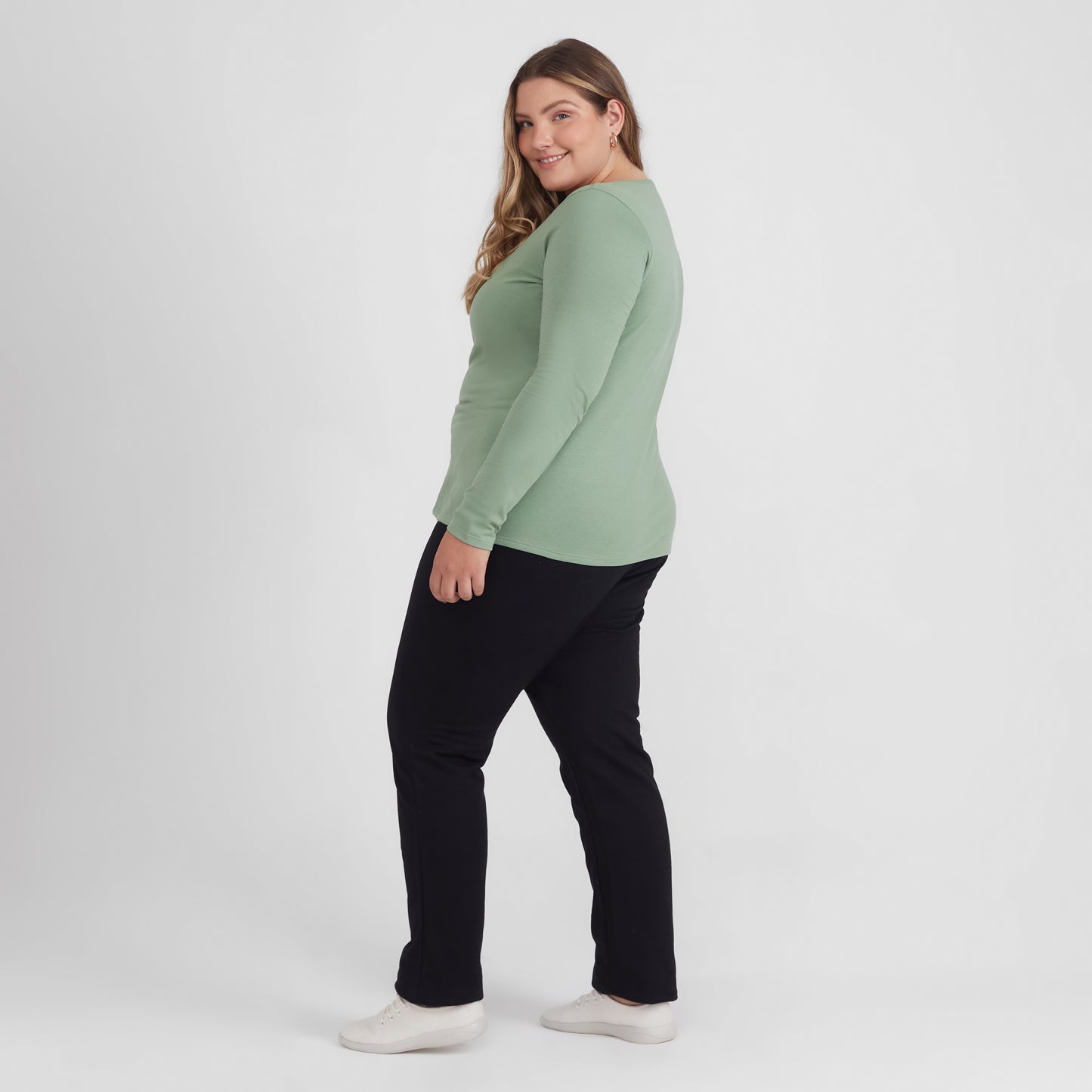 Camiseta Slim Gola V Manga Longa Plus Feminina - Verde Jade