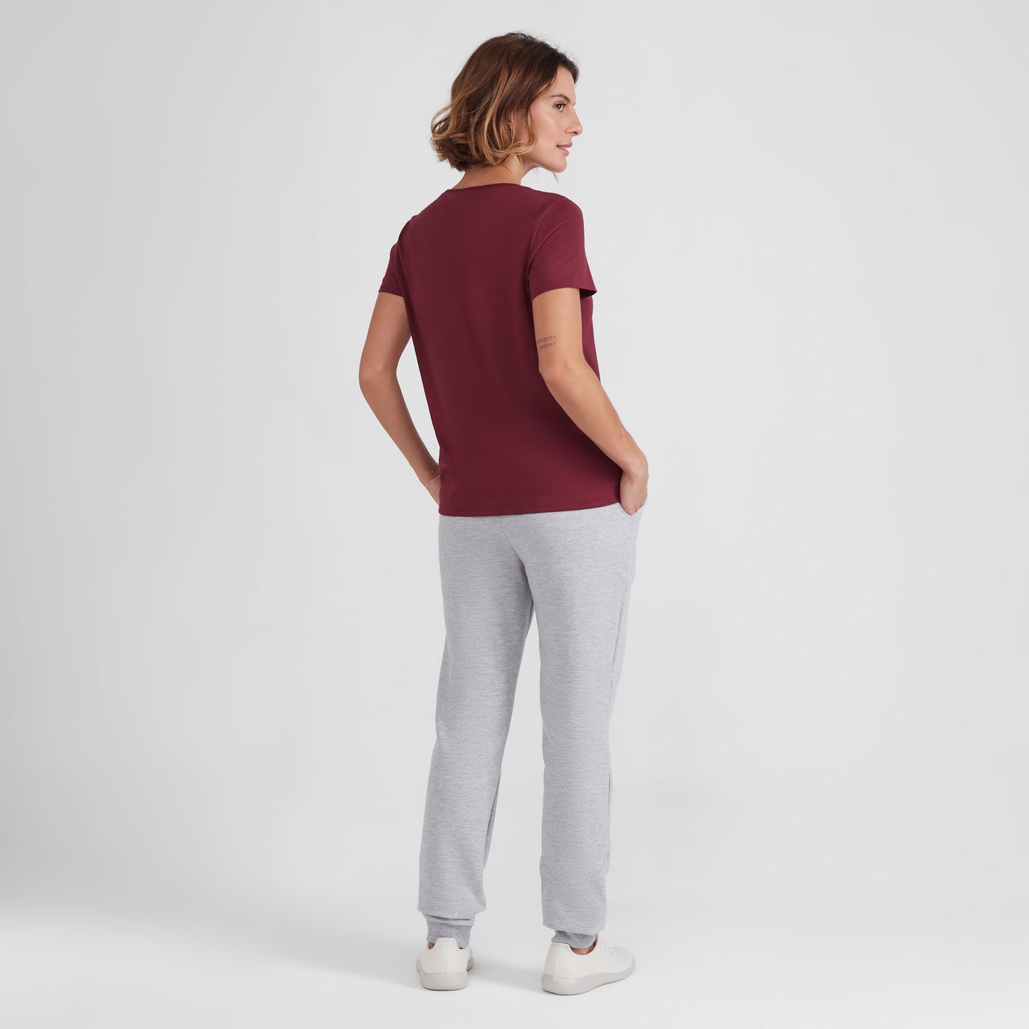 Camiseta Básica Feminina - Vermelho Vinho