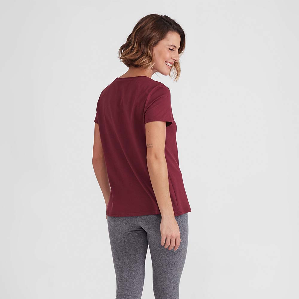 Camiseta Básica Gola V Feminina - Vermelho Vinho