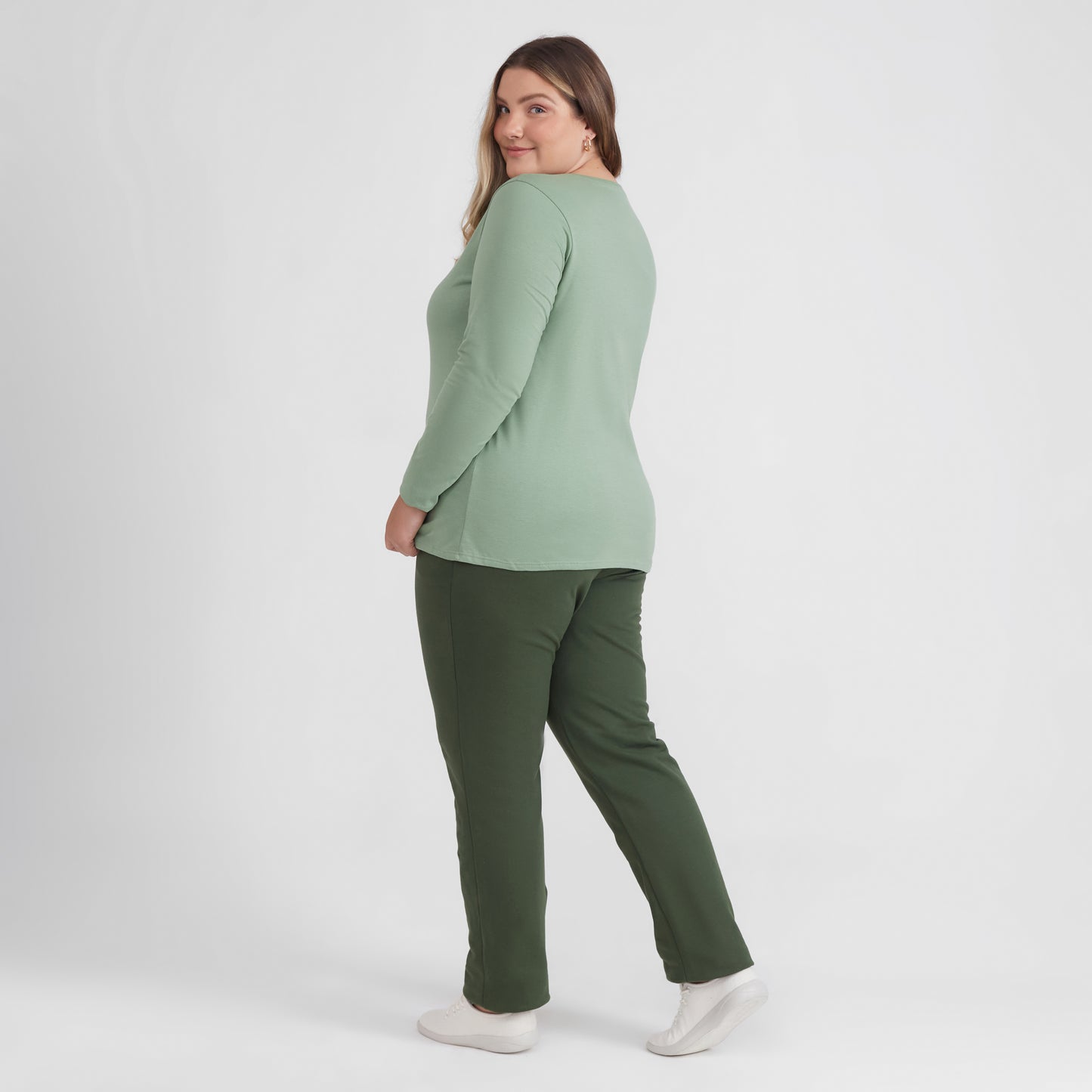 Camiseta Básica Manga Longa Plus Feminina - Verde Jade