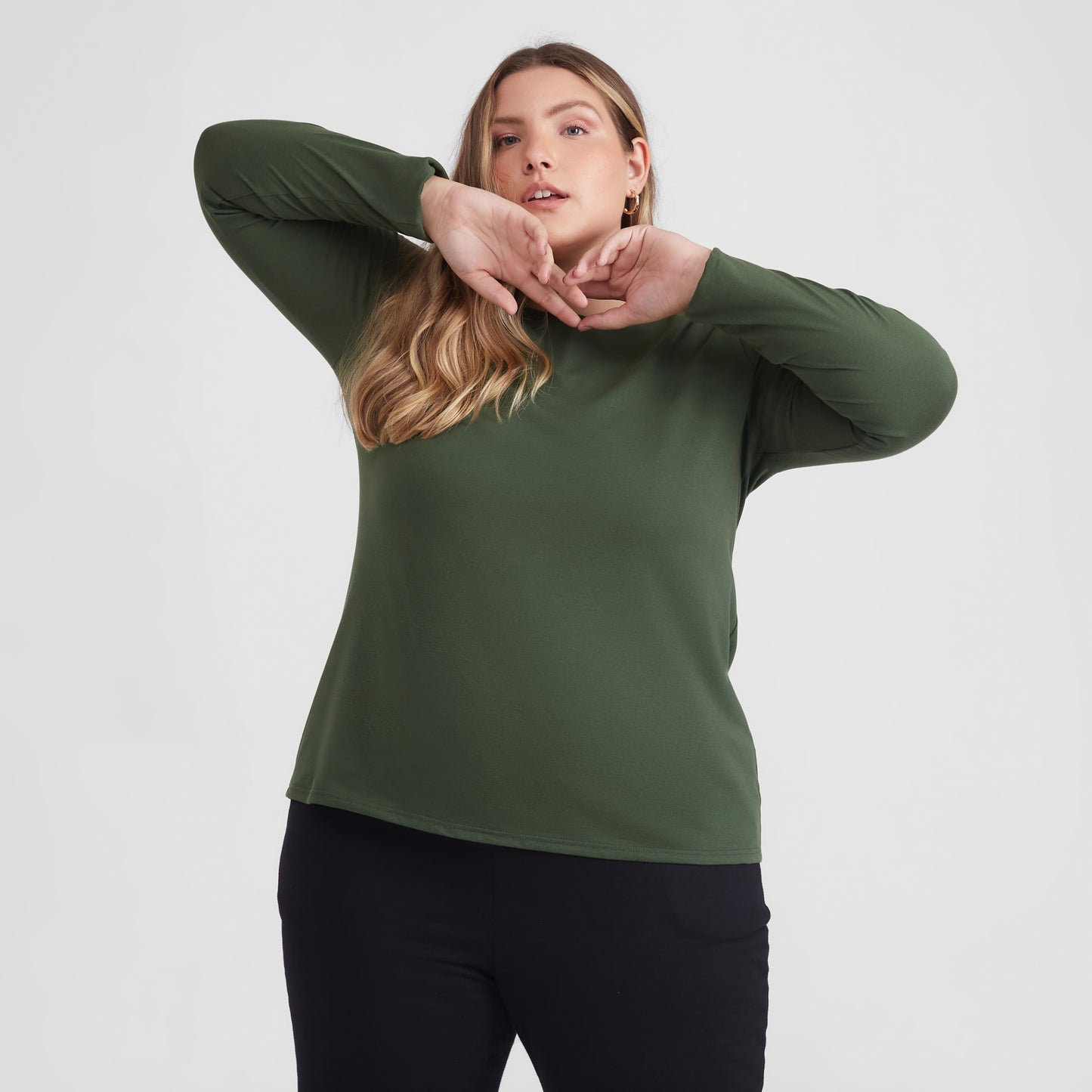Camiseta Básica Manga Longa Plus Feminina - Verde Selva