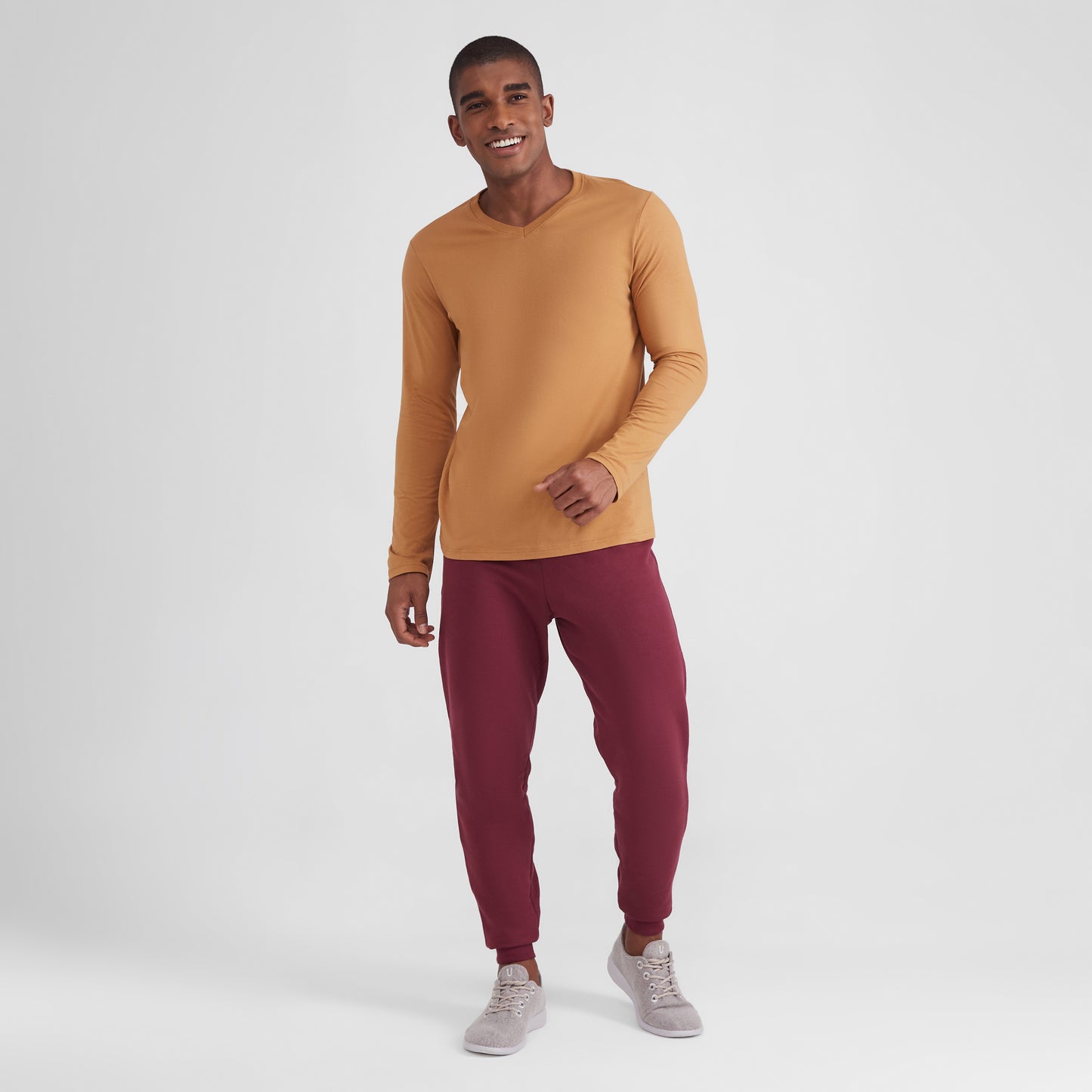 Camiseta Básica Gola V Manga Longa Masculina - Ocre