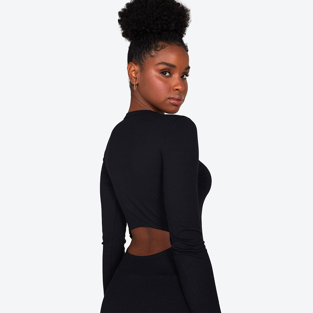 Vestido Midi Canelado Recorte Costas - Preto