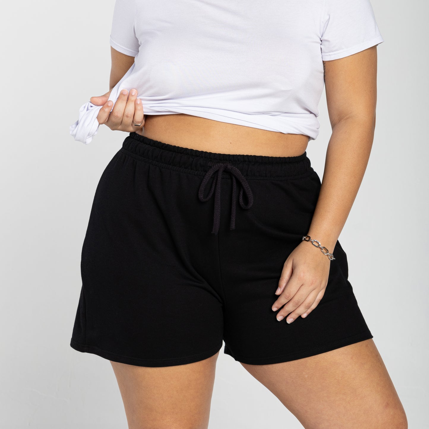 Shorts Moletom Tech Impermeável Plus Feminino - Preto