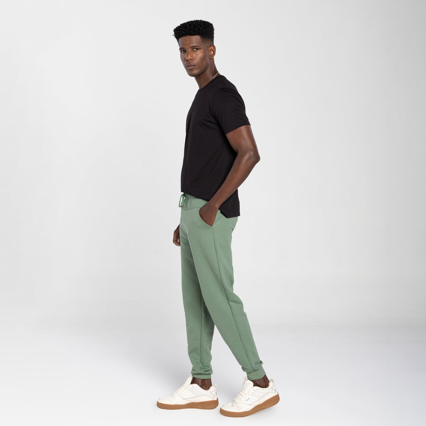 Calça Jogger Moletom Tech Impermeável Recorte Costas - Verde Alecrim