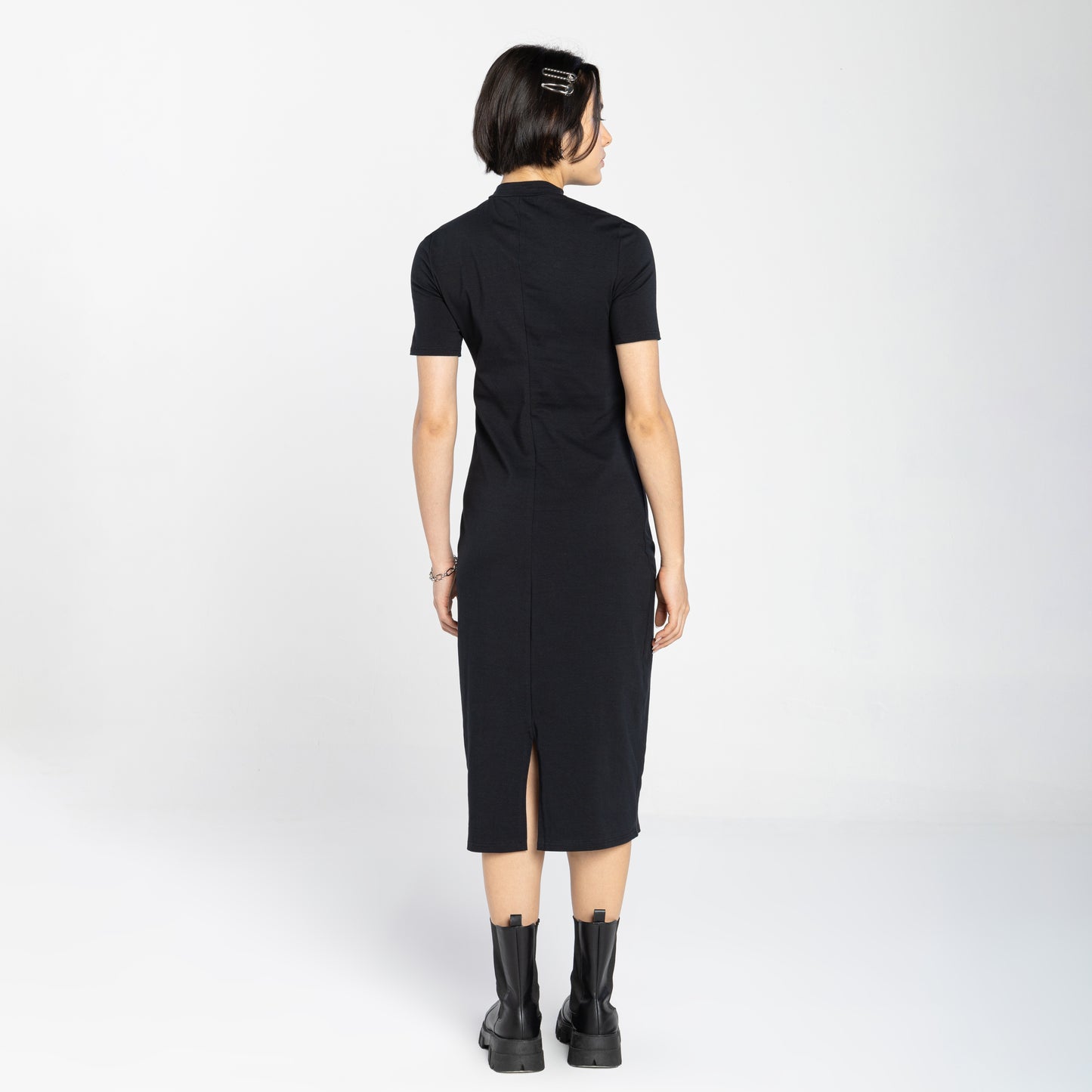Vestido Comfort Gola Alta Midi - Preto