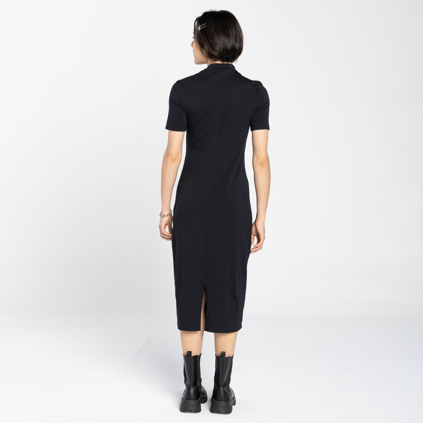 Vestido Comfort Gola Alta Midi - Preto