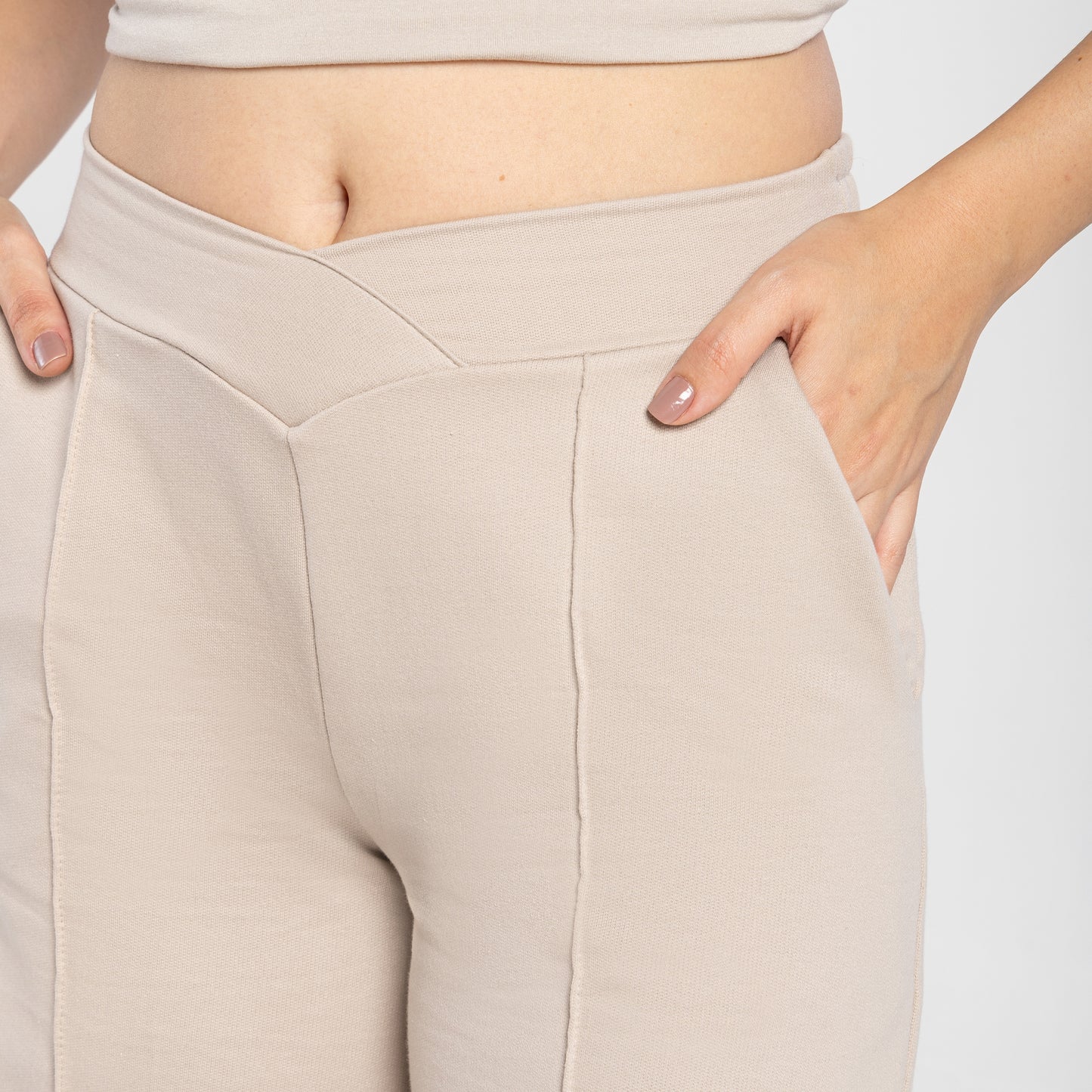 Calça Wide Moletom Tech Impermeável Cós Transpassado - Bege Aveia