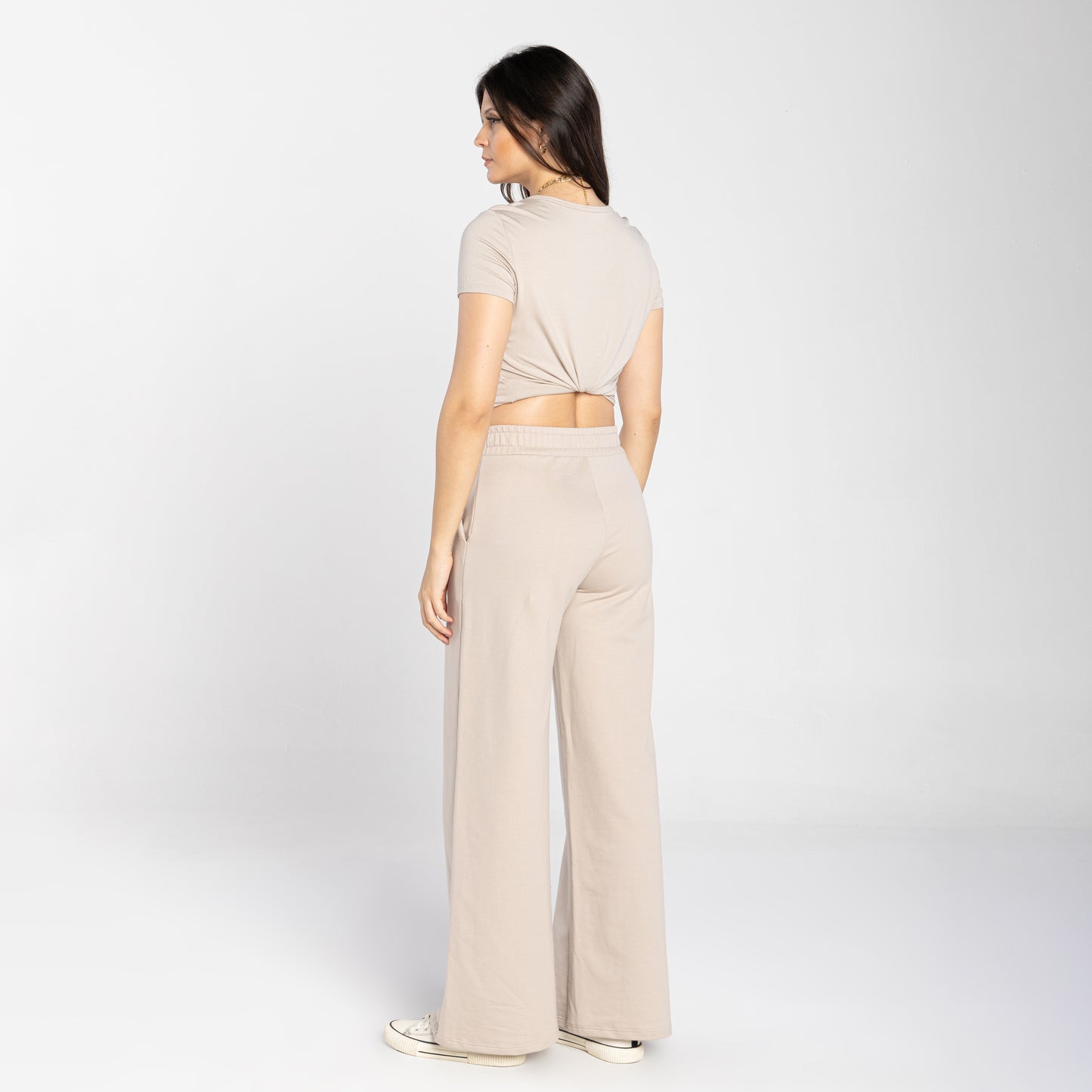 Calça Wide Moletom Tech Impermeável Cós Transpassado - Bege Aveia