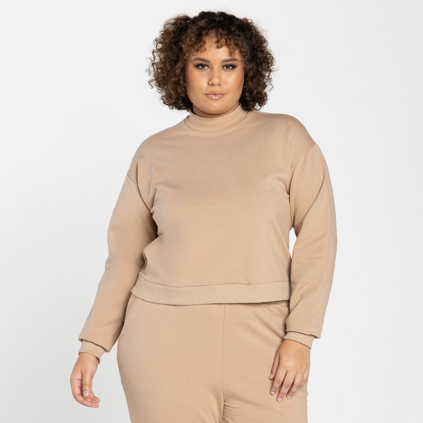 Blusão Cropped Tech Impermeável Plus Feminino - Bege Camel