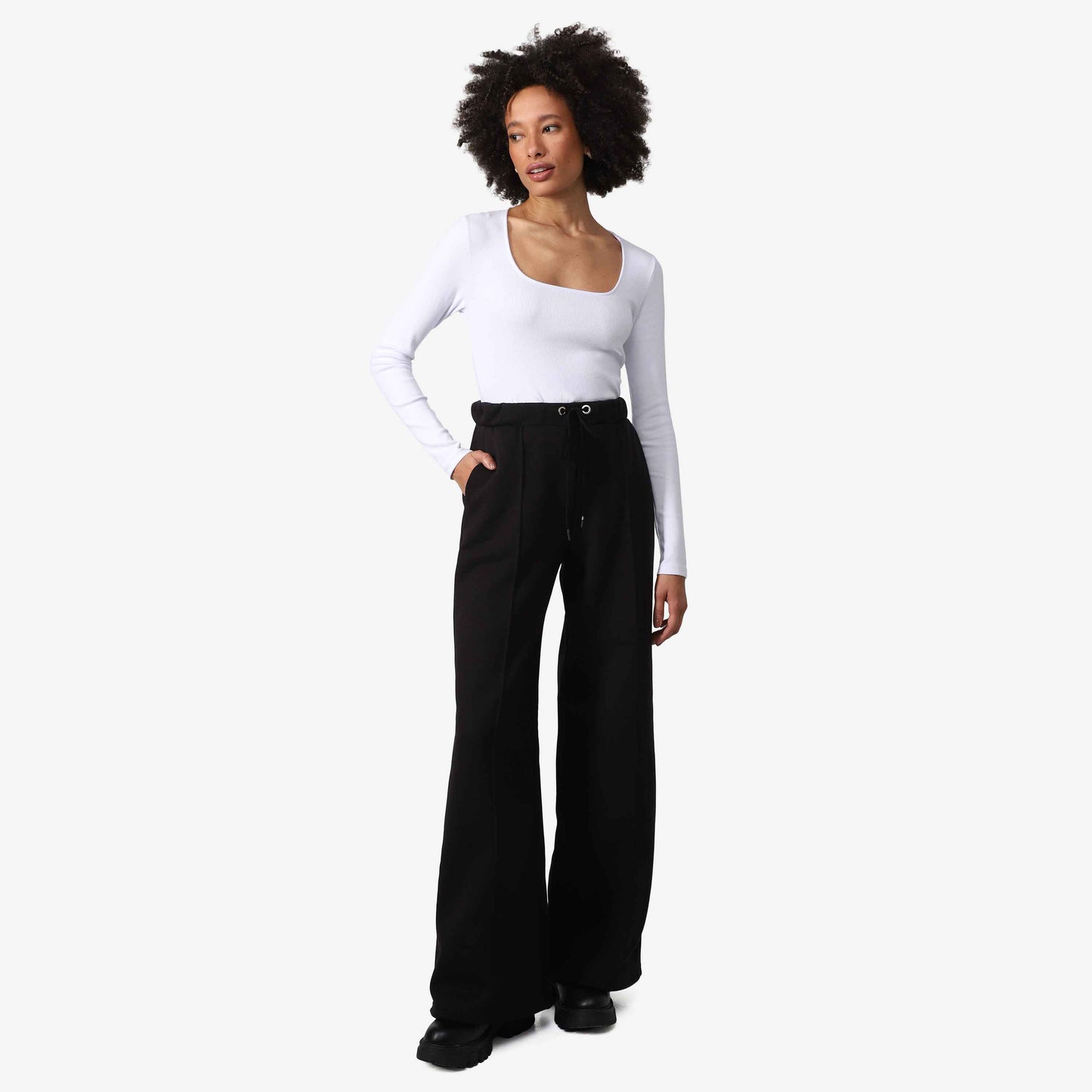 Calça Wide Leg Moletom Flanelado Feminina - Preto