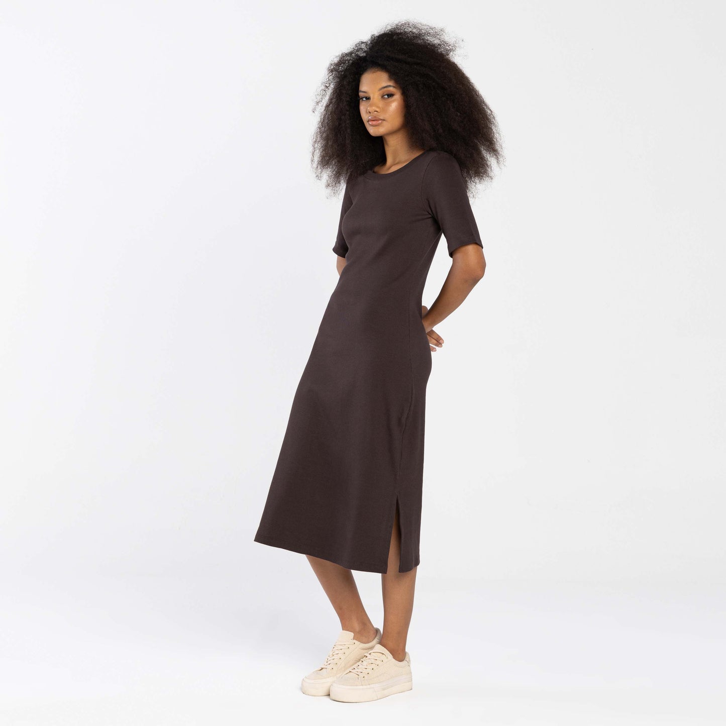 Vestido Midi Canelado Algodão Manga Curta - Marrom