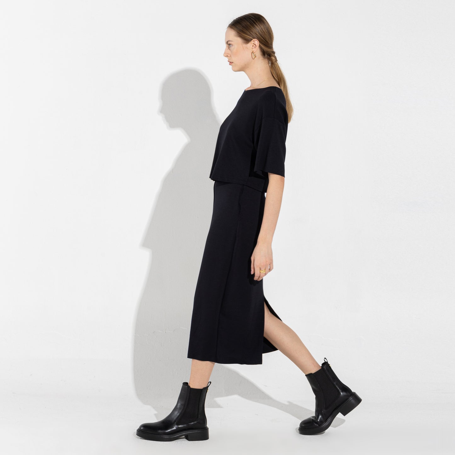 Camiseta Dense Viscose Pregas Feminina - Preto