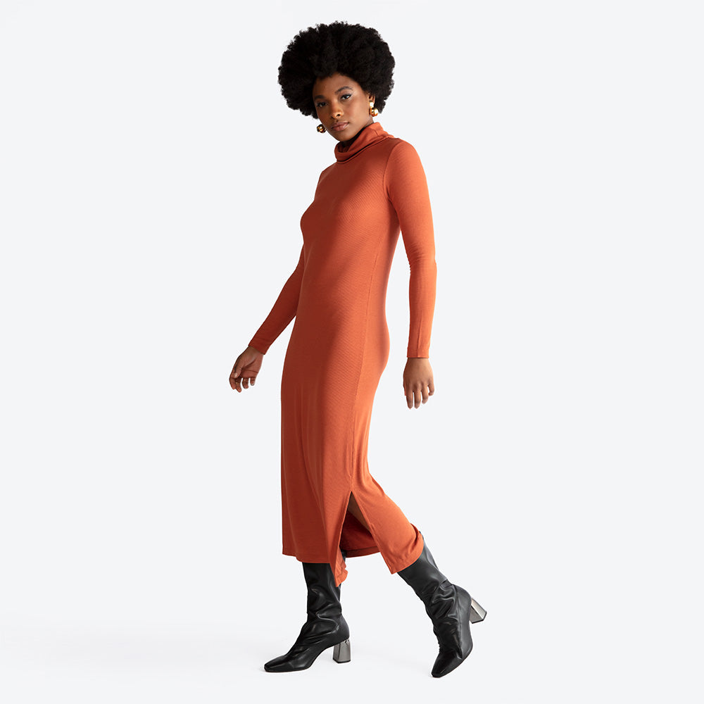 Vestido Midi Canelado Viscose Gola Rolê - Ferrugem