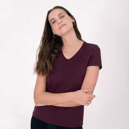 Camiseta Slim Gola V Feminina - Wine