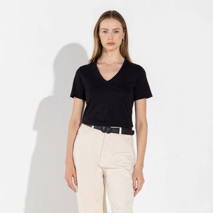Camiseta Algodão Premium Gola V Feminina | Everyday Collection - Preto