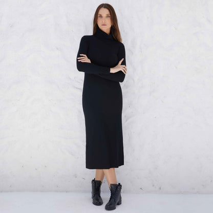 Vestido Midi Canelado Viscose Gola Rolê - Preto