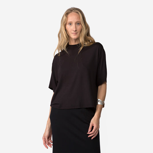 Camiseta Boxy Feminina | Travel T-Shirt Modal - Preto